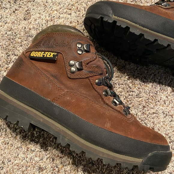 Cabela’s GORE-TEX Boots - Picture 2 of 7